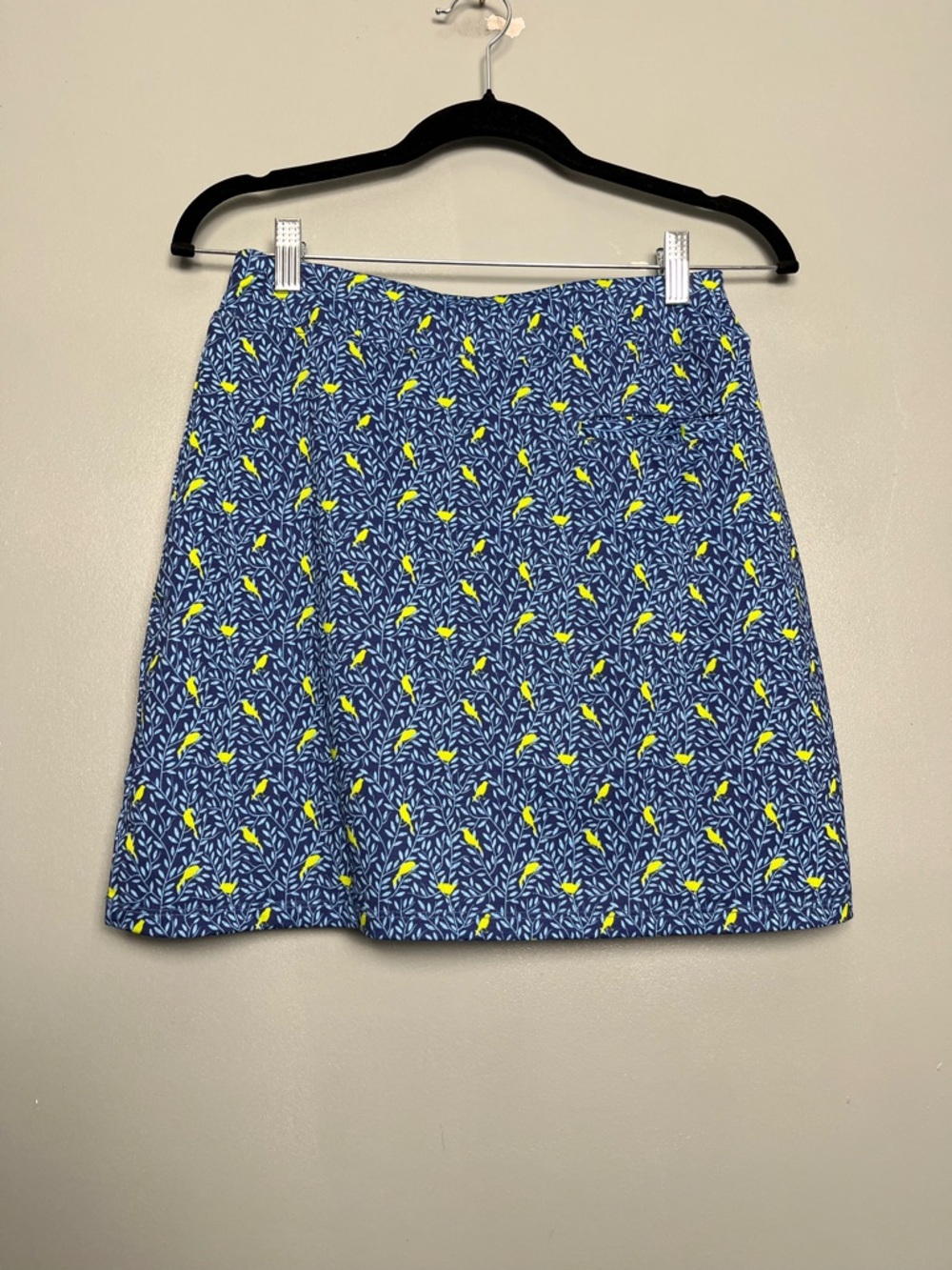 NWT Sport Haley Golf Skort Active Skirt Blue Yellow Birds Women's Size XS - Picture 2 of 6